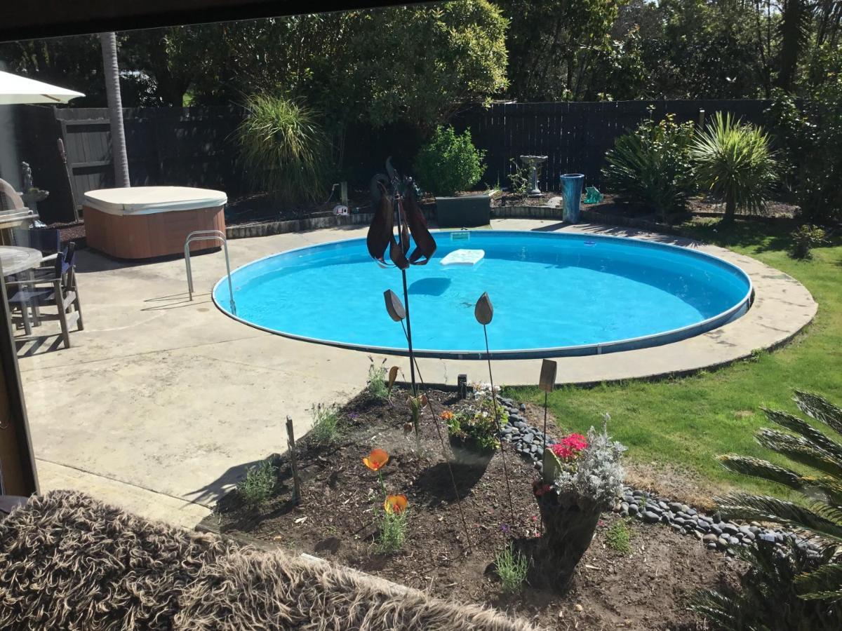 Norfolk Gardens Bed And Breakfast Te Kopuru Bagian luar foto