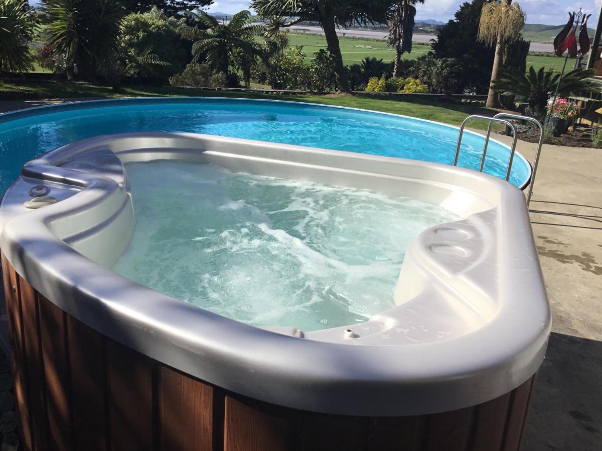 Norfolk Gardens Bed And Breakfast Te Kopuru Bagian luar foto