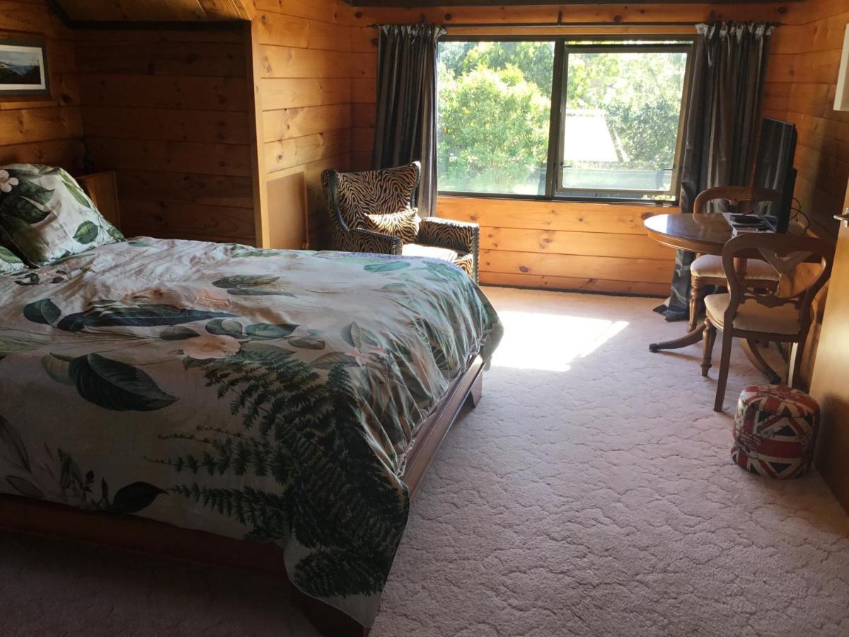 Norfolk Gardens Bed And Breakfast Te Kopuru Bagian luar foto