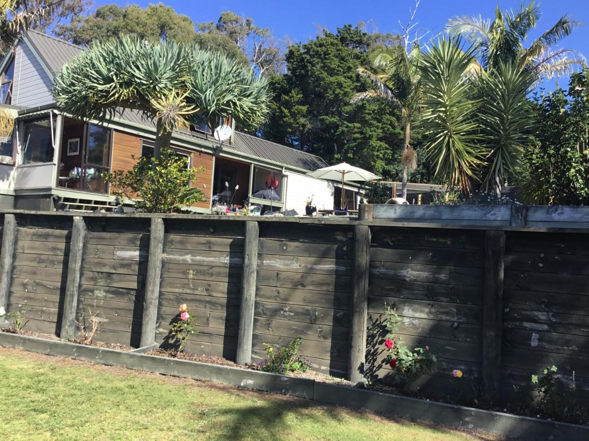 Norfolk Gardens Bed And Breakfast Te Kopuru Bagian luar foto